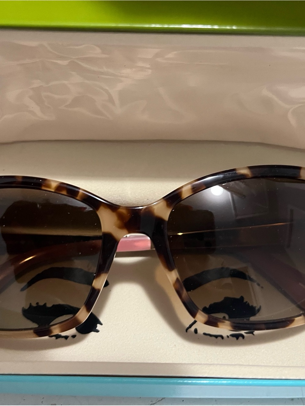 Women's Tortoiseshell Sunglasses - Brown Lenses Brand new Kate Spade